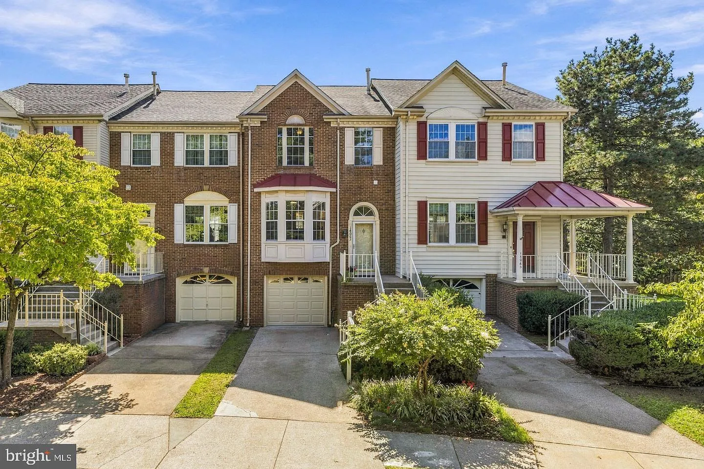 3 bed, 2.5 bath, 1756 sqft, $2,900 — Photo 1