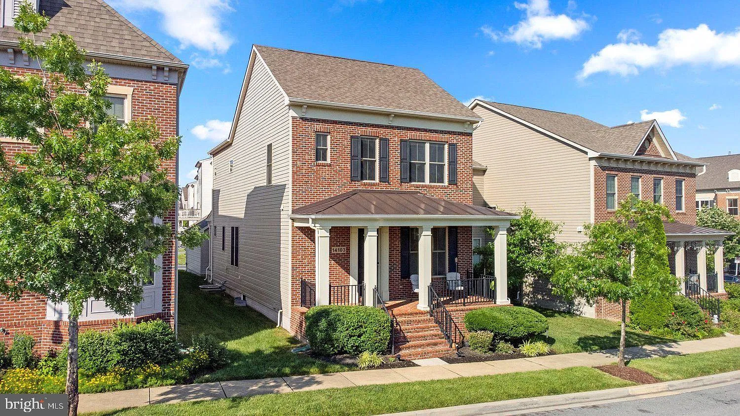 3 bed, 3.5 bath, 3204 sqft, $4,200 — Photo 1
