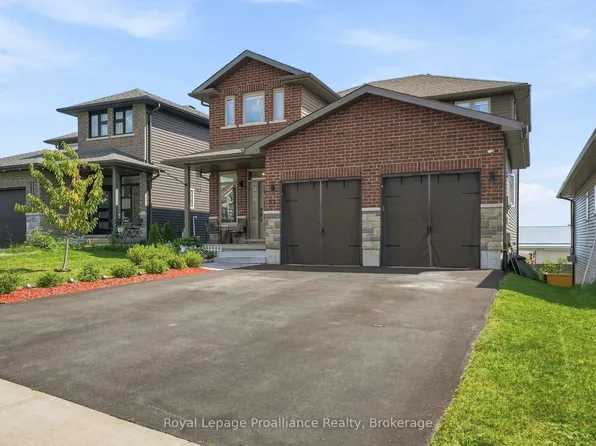 92 Northumberland Blvd, Quinte West, ON K8V 0L1