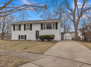 215 Glencove Dr, Michigan City, IN 46360