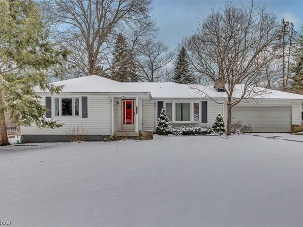 5876 Woodhill St, Painesville, OH 44077