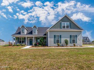 121 Shell Rock Cir, Hubert, NC 28539