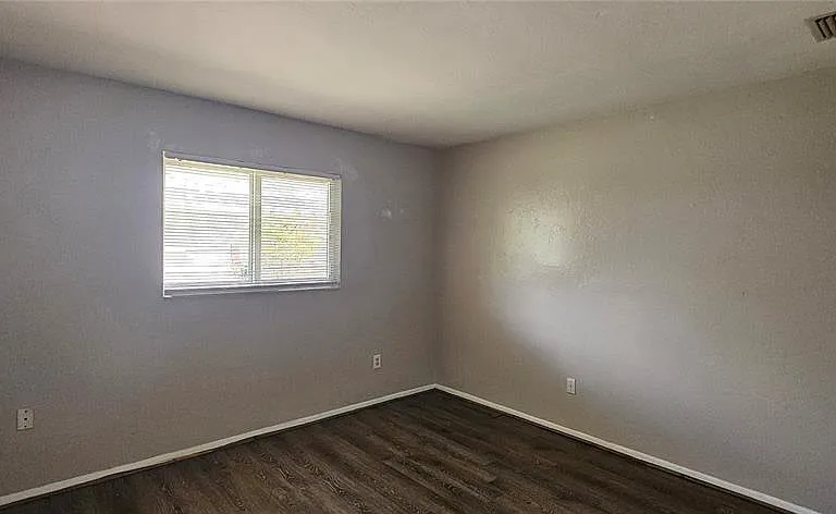 1205 Academy Blvd #B — Photo 9