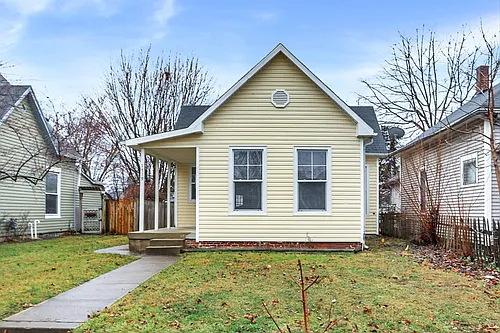 1519 Woodlawn Ave Photo 1