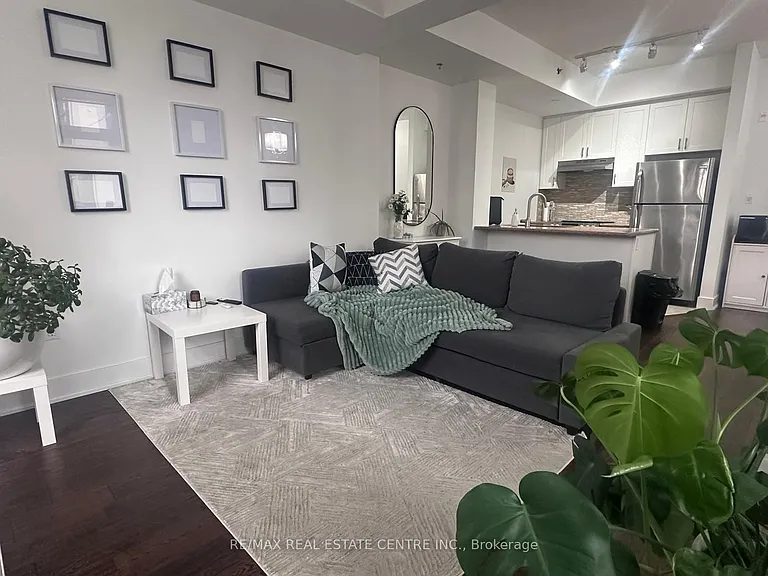 90 Charlton Ave W #303 — Photo 11