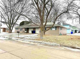 3610 E Edgemere Dr, Appleton, WI 54915