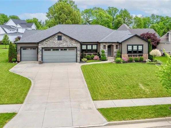 999 Brigantine Ave, Uniontown, OH 44685