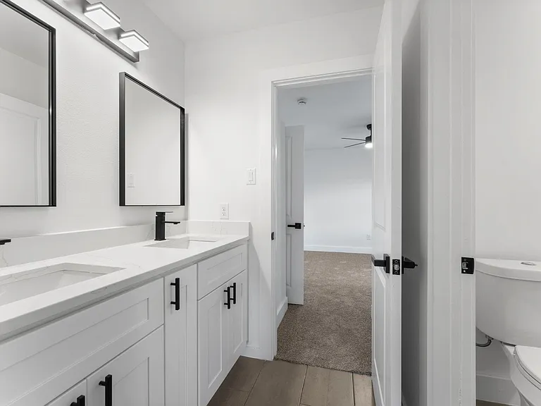 8205 Carver Rd #B — Photo 18