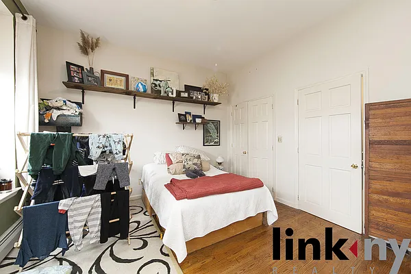 Sold by Link NY Realty | media 17