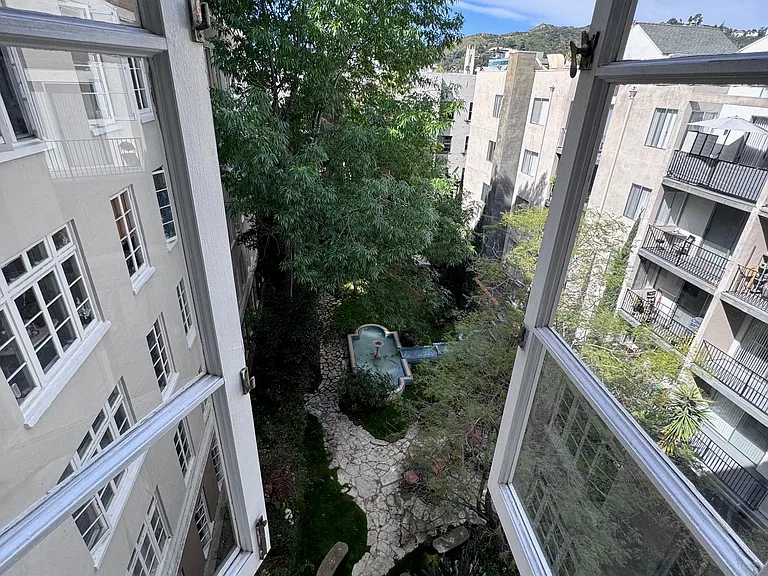 La Leyenda Apartments — Photo 17