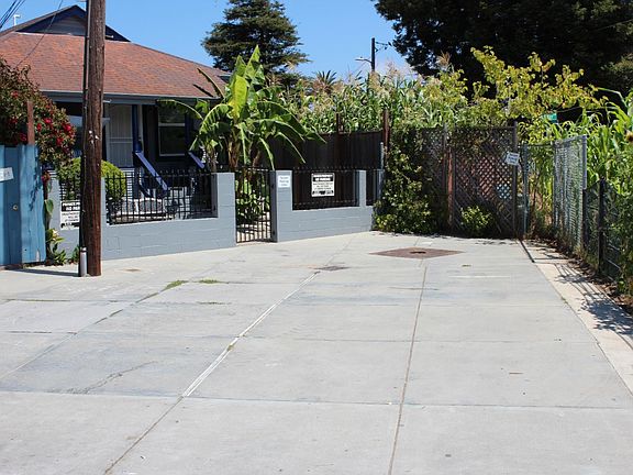 2nd image of 306 Park Pl