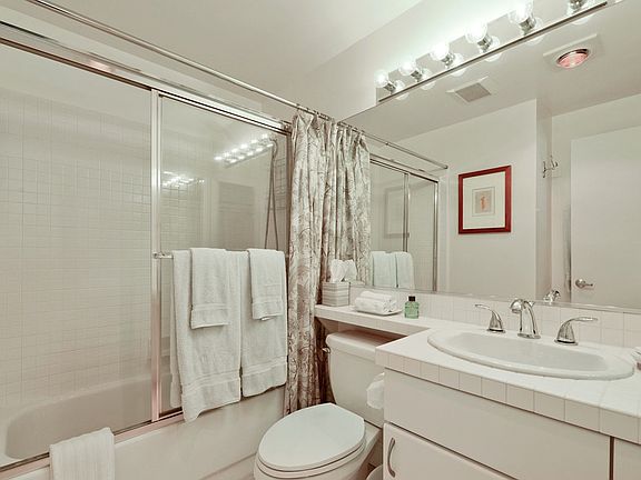 5th image of 220 Lombard St APT 421