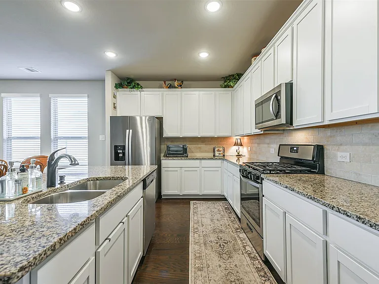 8307 Divot Trce — Photo 3
