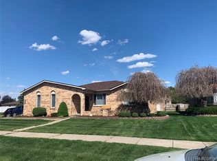 46644 Arapahoe Dr, Macomb, MI 48044