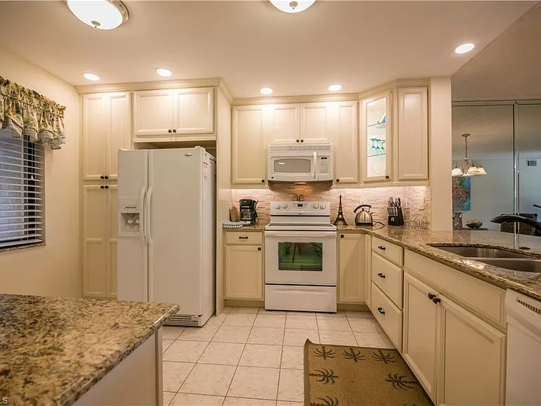 5741 Deauville Cir #F108 — Photo 5
