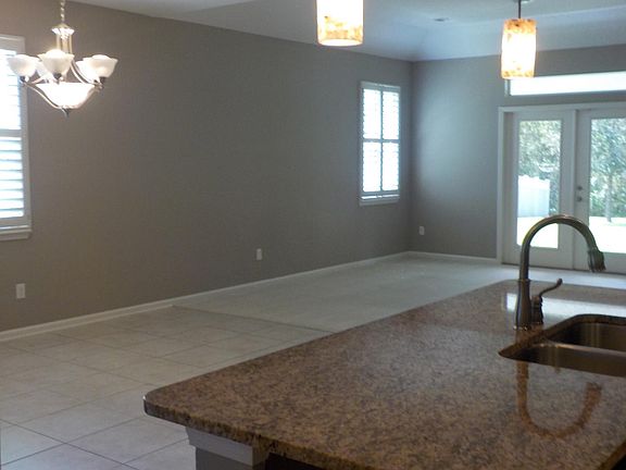 3rd image of 141 Cresthaven Pl