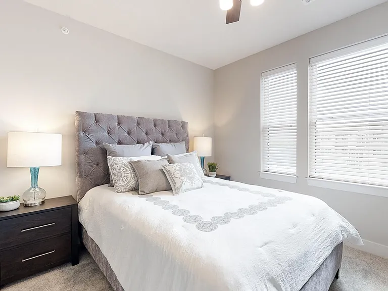 Residences at Echelon — Photo 9