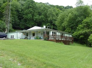 112 Lucas St, Pembroke, VA 24136