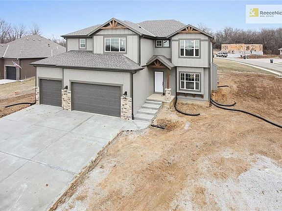 Spacious Corner Lot On A Quiet Cul-de-Sac