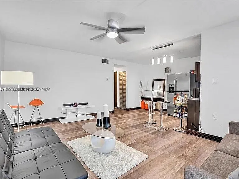 1545 Euclid Ave #3H — Photo 4