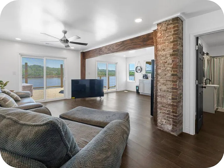 111 Clinton St #2 — Photo 2