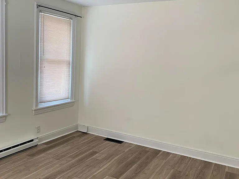 227 Herr St #3 — Photo 3