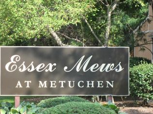 165 Essex Ave APT 509, Metuchen, NJ 08840