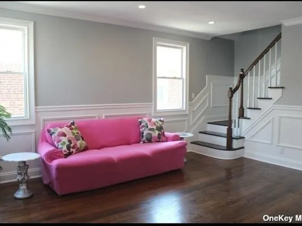 253 Kensington Rd S, Garden City South, NY 11530