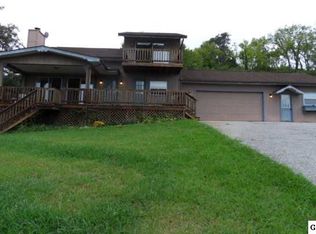 946 Hilltop Ln, Kodak, TN 37764