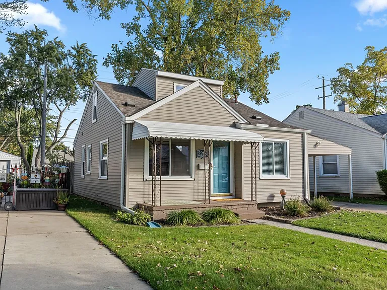 2215 Rowland Ave — Photo 15