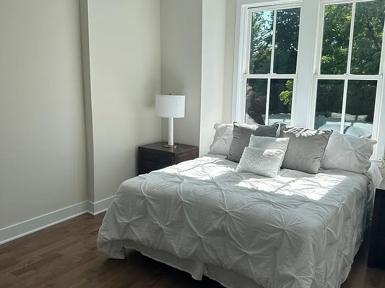 111-117 Thornton Ln — Photo 17