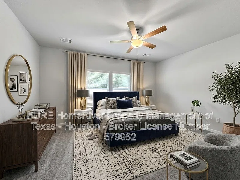4 bed, 2.5 bath, 2260 sqft, $2,375 — Photo 4
