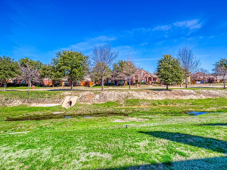 4609 Pine Brook Dr — Photo 36