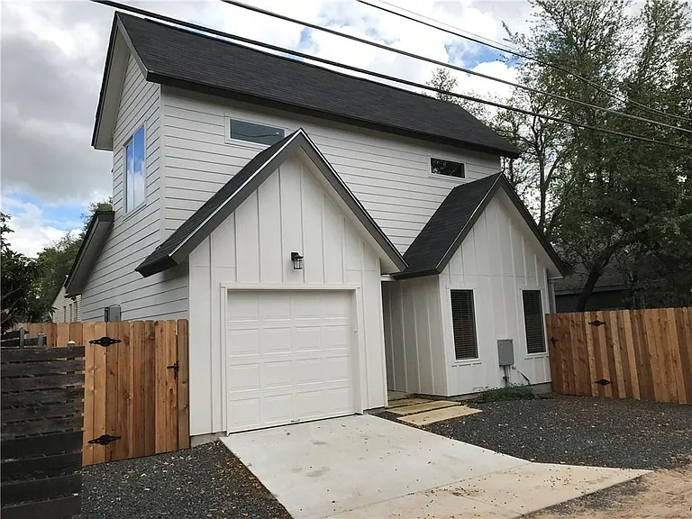 5504 Avenue F #2 — Photo 2