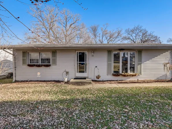 5218 N Leeside St, McHenry, IL 60050