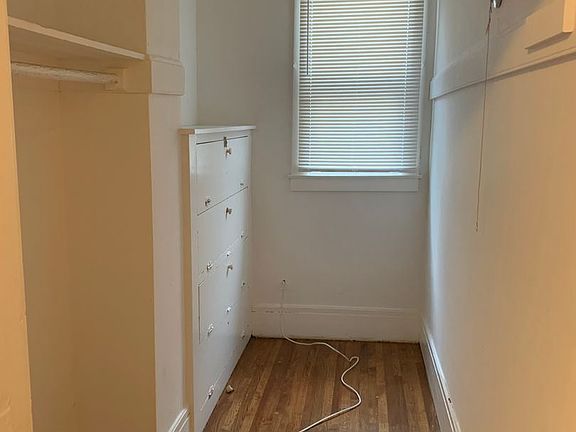 4th image of 1610 Leavenworth St APT 11