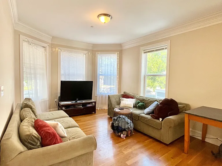 17 Mansfield St #1 — Photo 6