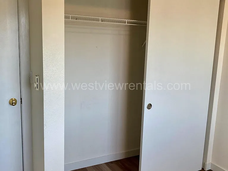 524 32nd St — Photo 14