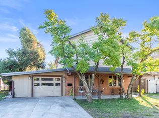 1601 Maple St, Glenview, IL 60025