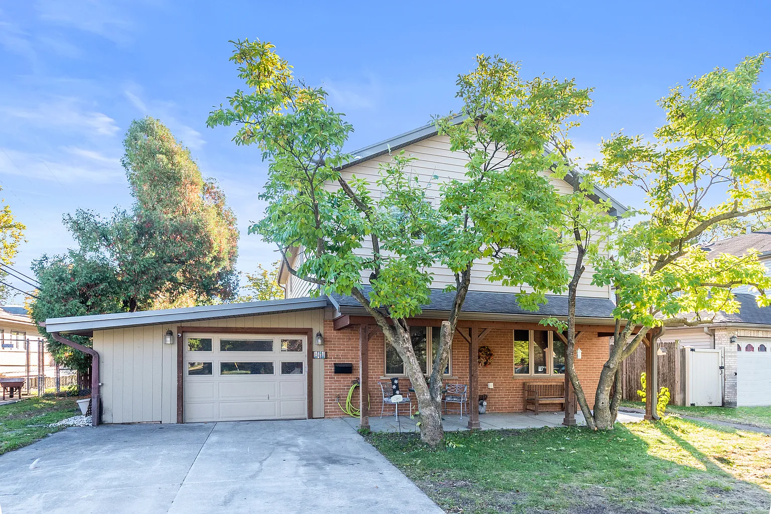 1601 Maple St photo 1