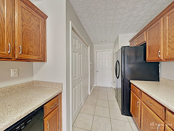 3rd image of 416 Camella Cir