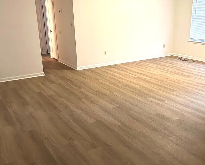 Amhurst III Apartments — Photo 12