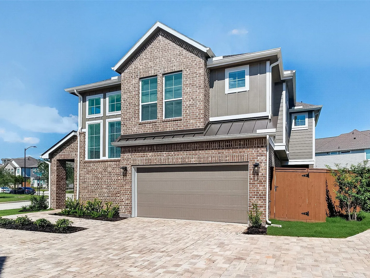 4 bed, 2.5 bath, 1910 sqft, $2,750 — Photo 3