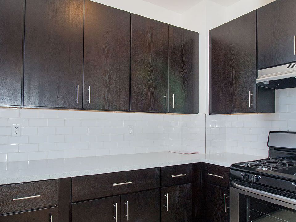 1st image of 915 Pierce St #305