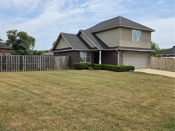 2726 Linden Cir, Springdale, AR 72764