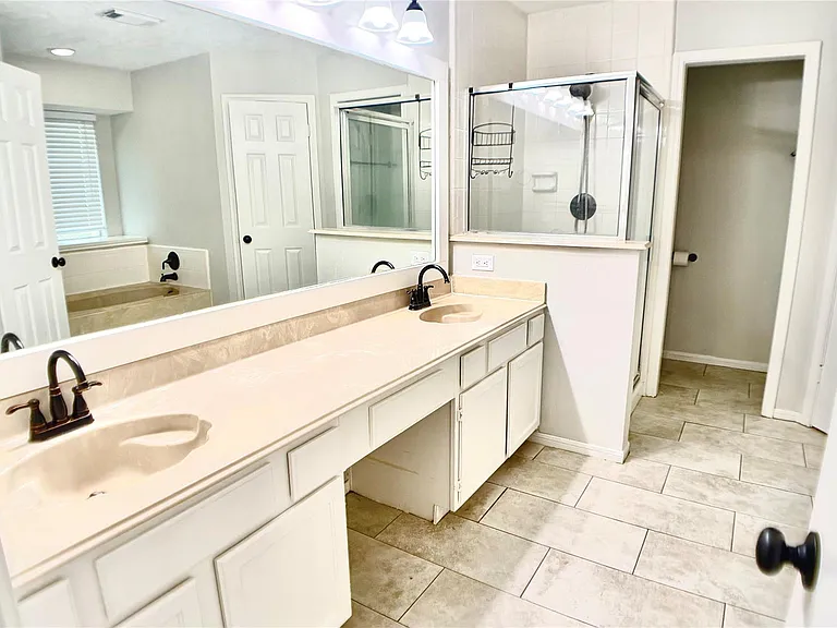 17743 Seven Pines Dr — Photo 12