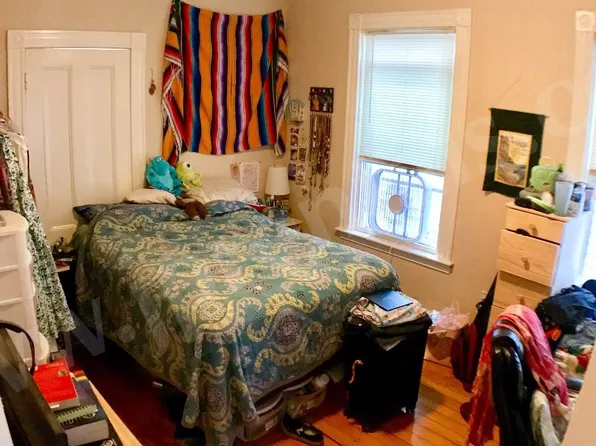73 School St, Charlestown, MA 02129