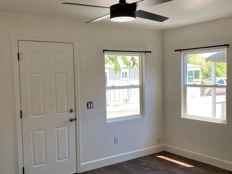 Lower Lakeshore Dr — Photo 5