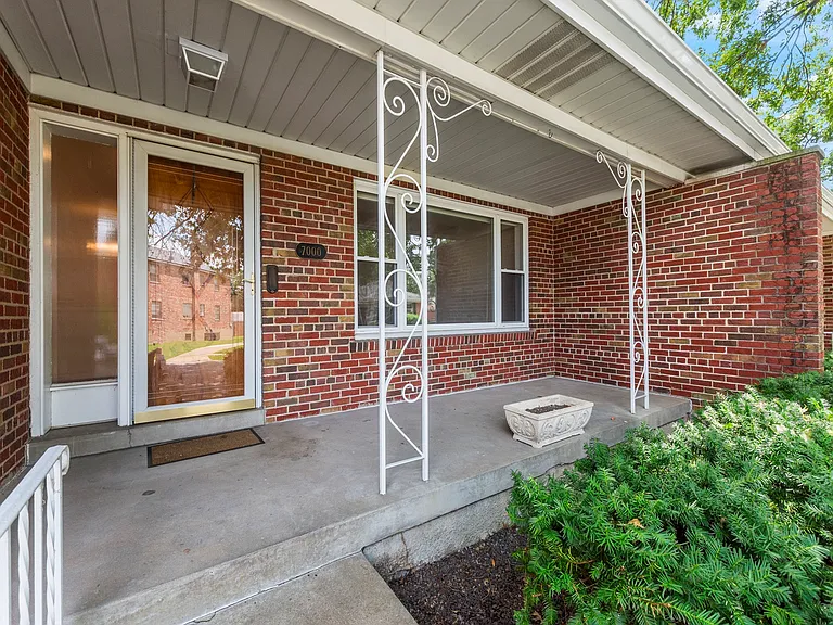 7000 Clifton Ave — Photo 4