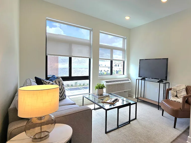 135-137 Fairfield Rd #203 — Photo 6